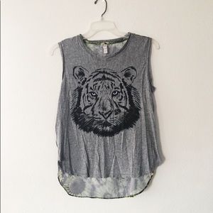 GREY TIGER FLOWER GRAPHIC MUSCLE TEE
